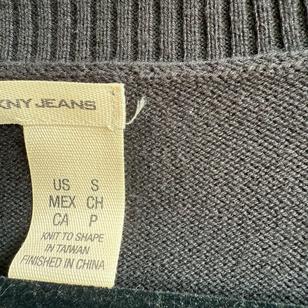DKNY Y2K Black Long Sleeve V-Neck Top - Picture 3 of 8